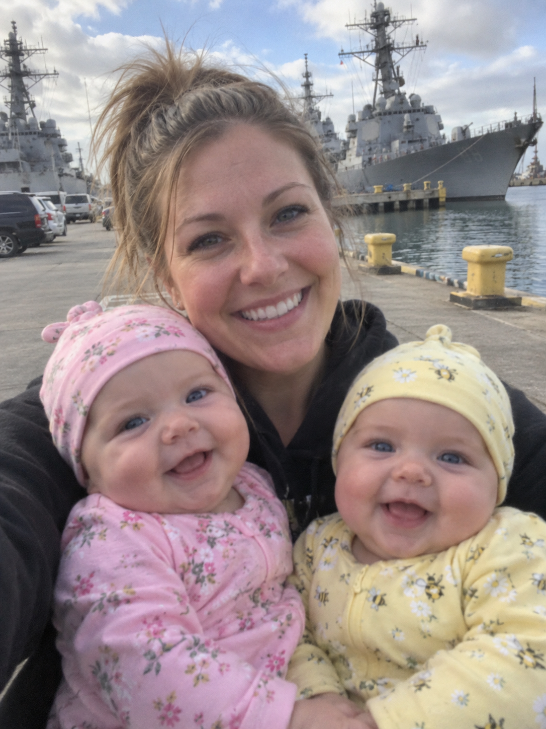 Twins in Her Arms at the Port: The Surprise That Exposed a Cruise Ship Captain's Double Life