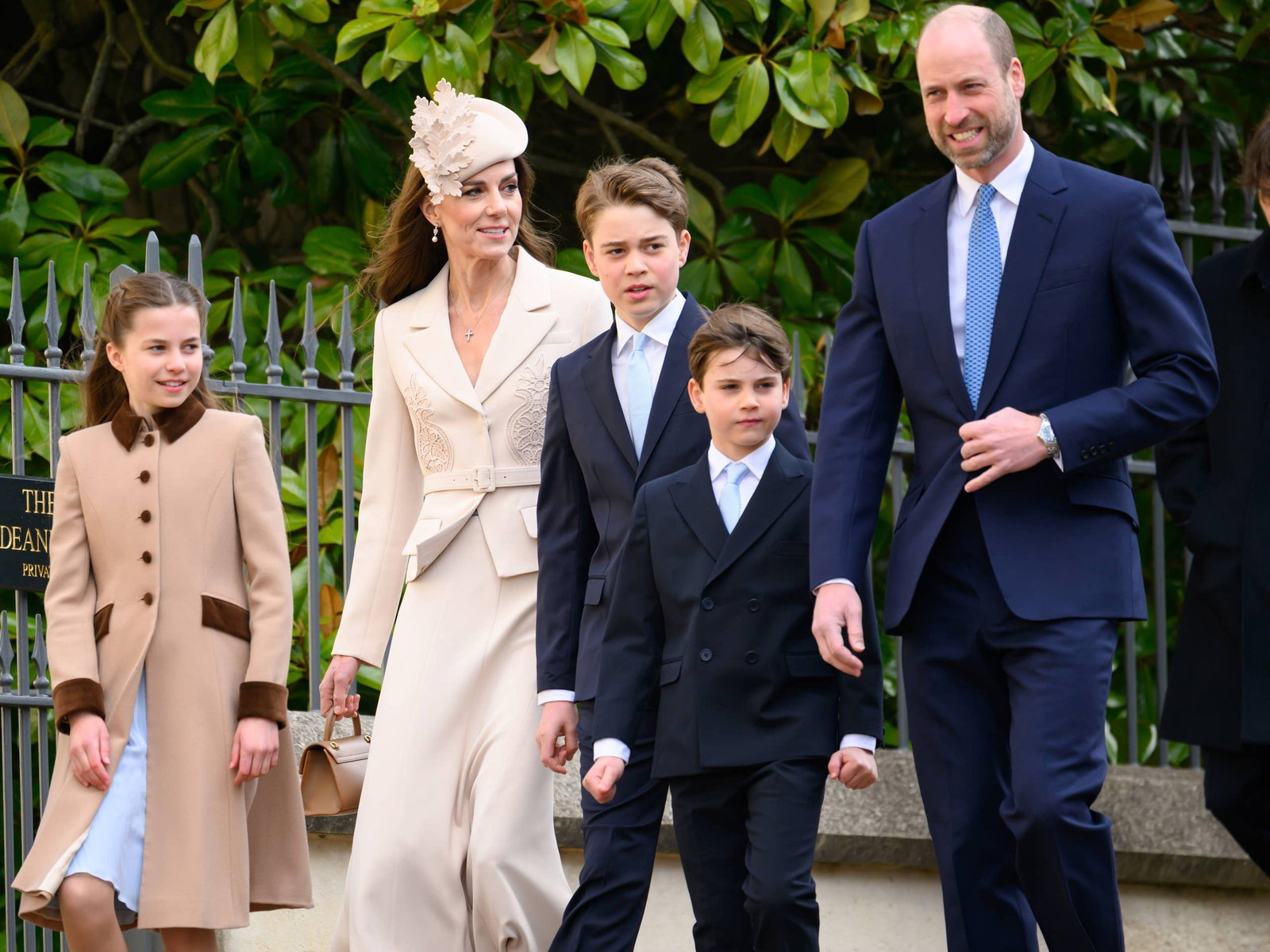 A Chocolate-Furred Surprise: Prince William and Kate Introduce Puppy Otto to the World
